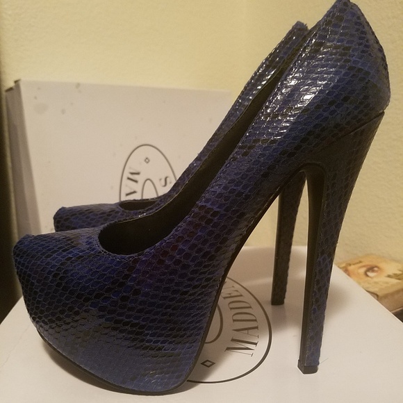 Heels - Picture 2 of 4